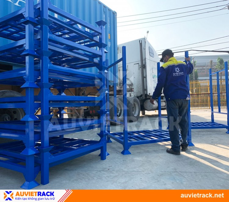 STACKABLE STEEL PALLET