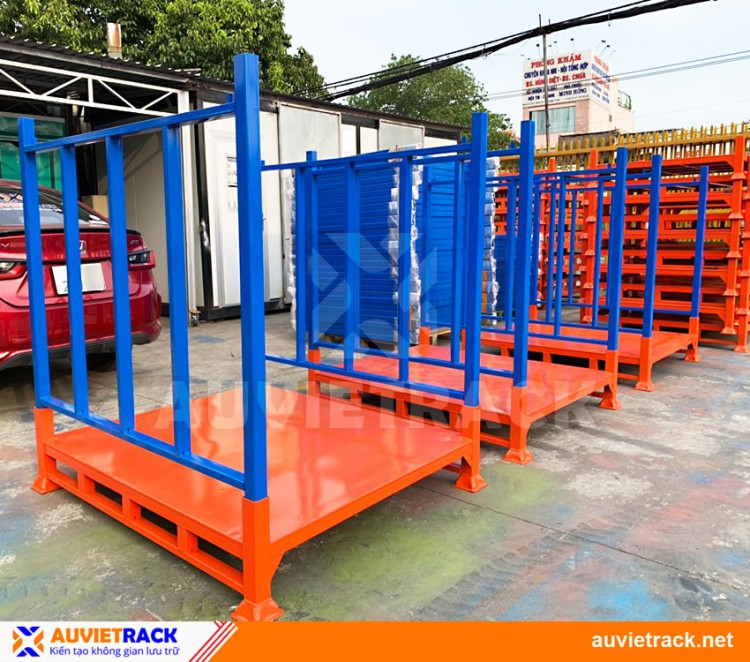 STACKABLE STEEL PALLET