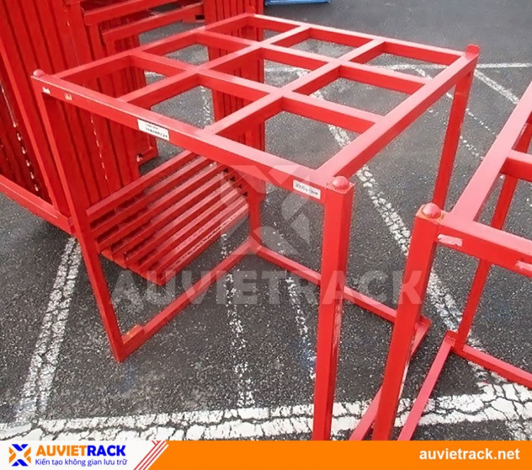 INVERTED STACKING STEEL PALLET