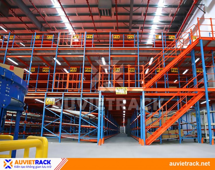 Mezzanine racks with a solid structure create more space for the warehouse