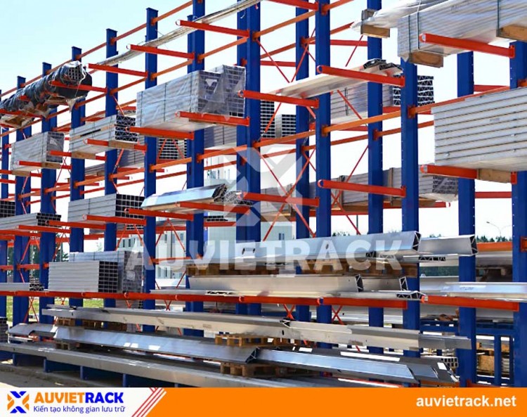 CANTILEVER RACK FOR EFFECTIVE STORAGE OF LONG, HEAVY GOODS