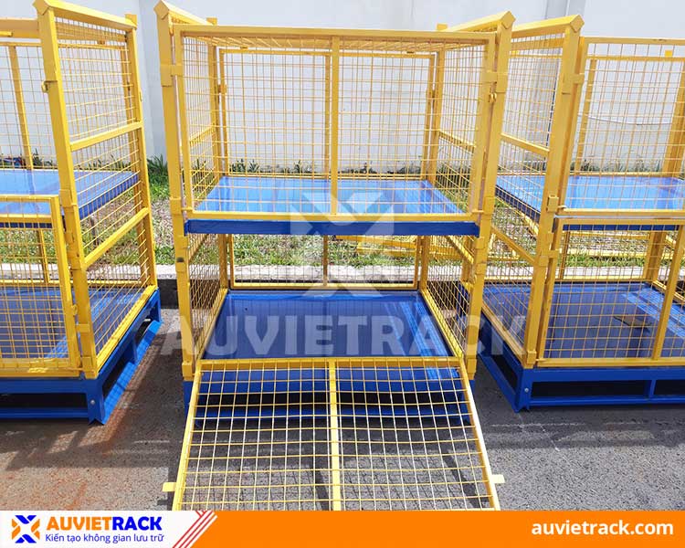 STACKABLE WIRE MESH PALLET