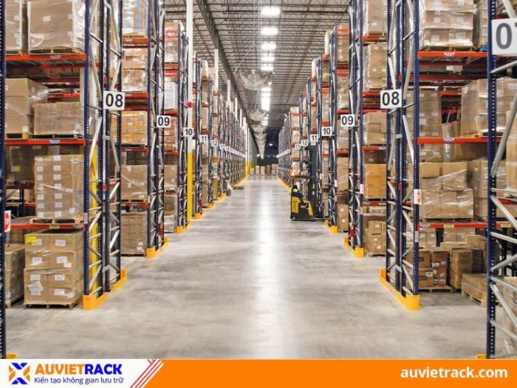 Kệ kho FMCG là gì? Tiêu chuẩn kỹ thuật và các loại phổ biến