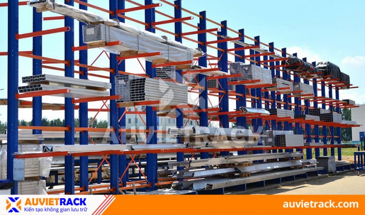 The application of cantilever rack in warehouses
