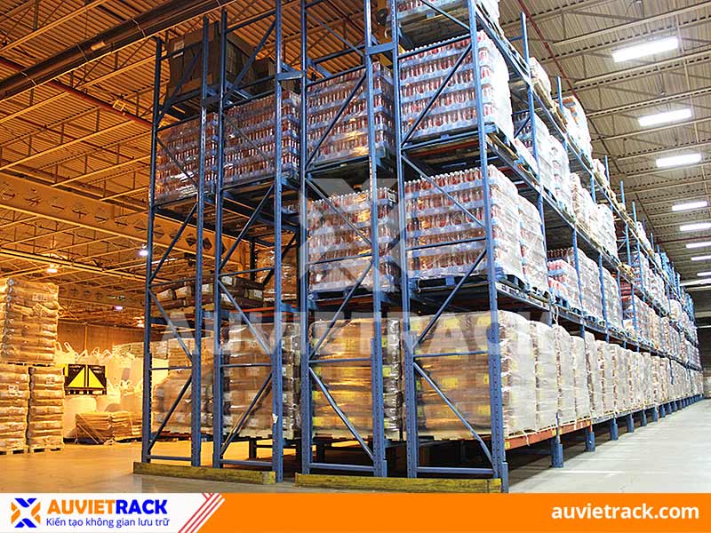 Double Deep racking system in logistics warehouse