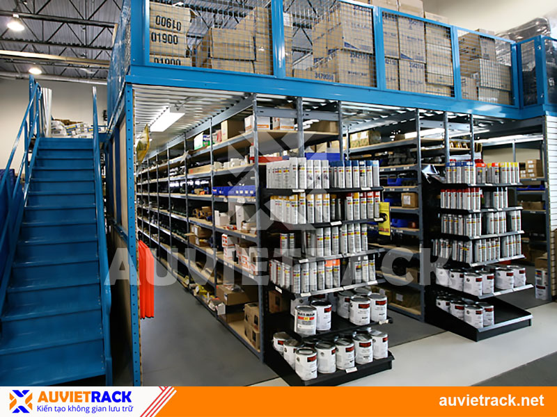 Mezzanine rack contains materials for mechanical industry