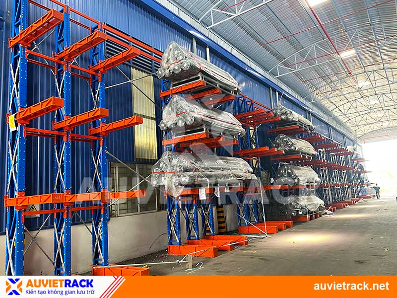 Cantilever rack for plastic pipe