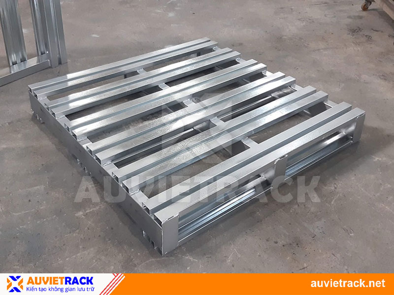 Flat steel pallet for pharmaceutical warehouse Au Viet Rack