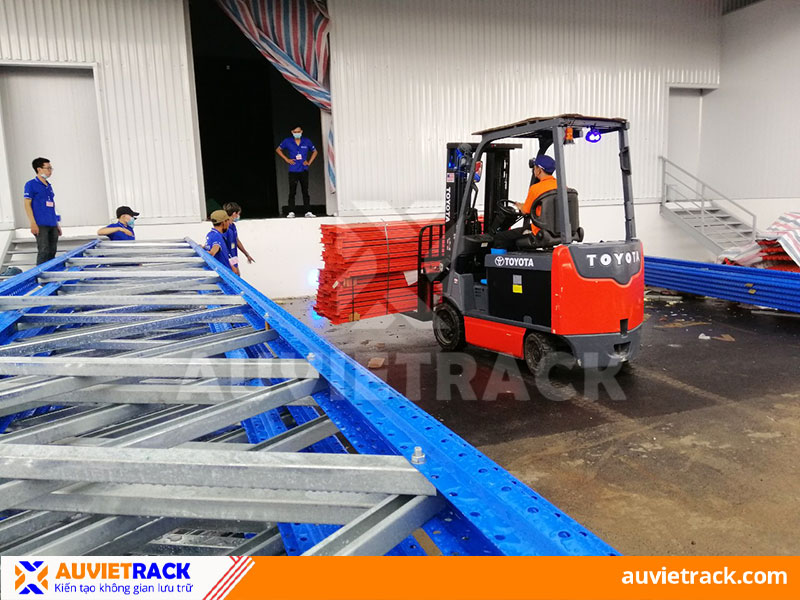 Installing Double Deep racking - Au Viet Rack