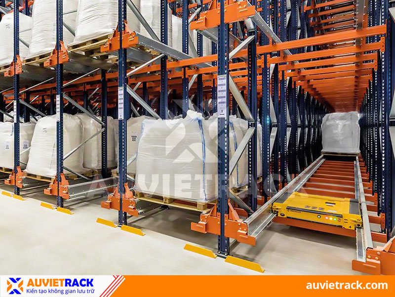 Pallet Shuttle is a smart picking robot for Radio Shuttle Racking