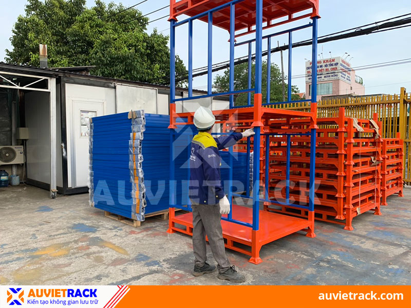 Ưu điểm của pallet sắt - Au Viet Rack