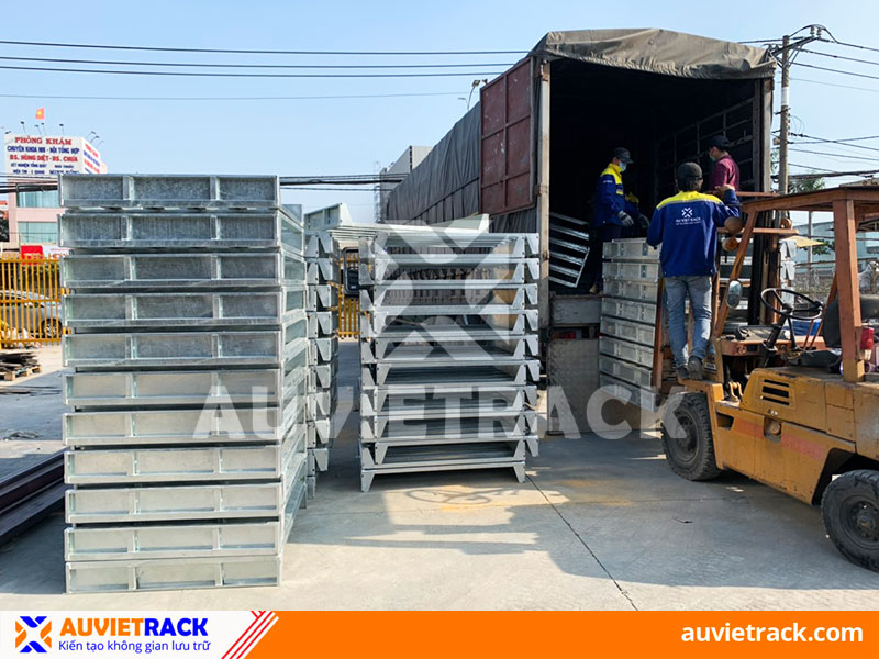 Nhược điểm của pallet sắt mạ kẽm