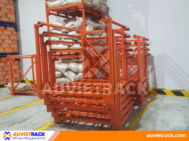 steel pallets containing agricultural products - Au Viet Rack