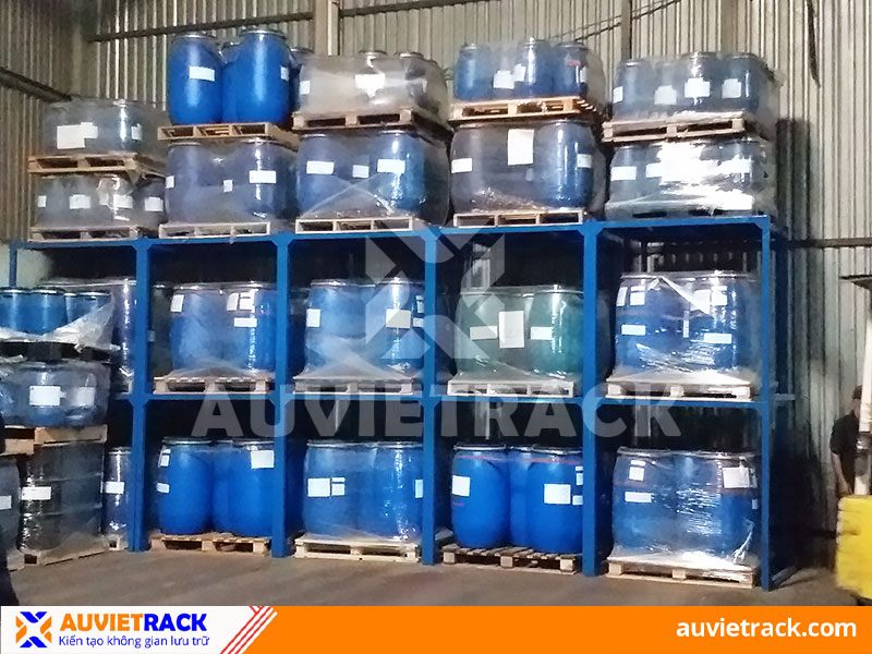 Inverted stacking steel pallets - Au Viet Rack