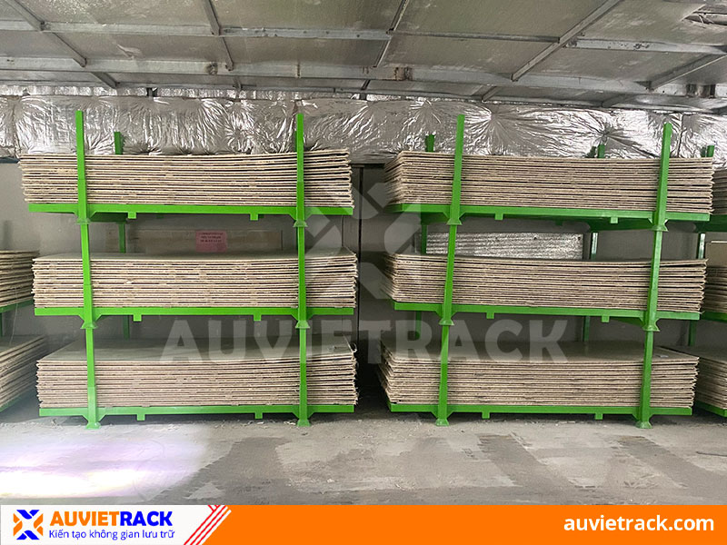 Pallet sắt để ván - Au Viet Rack