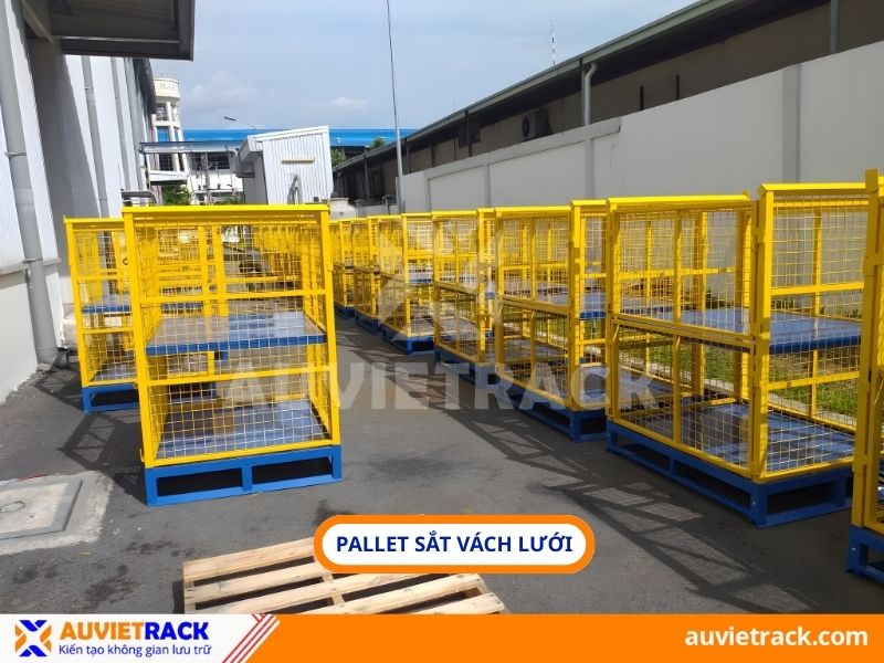 Pallet sắt v&aacute;ch lưới
