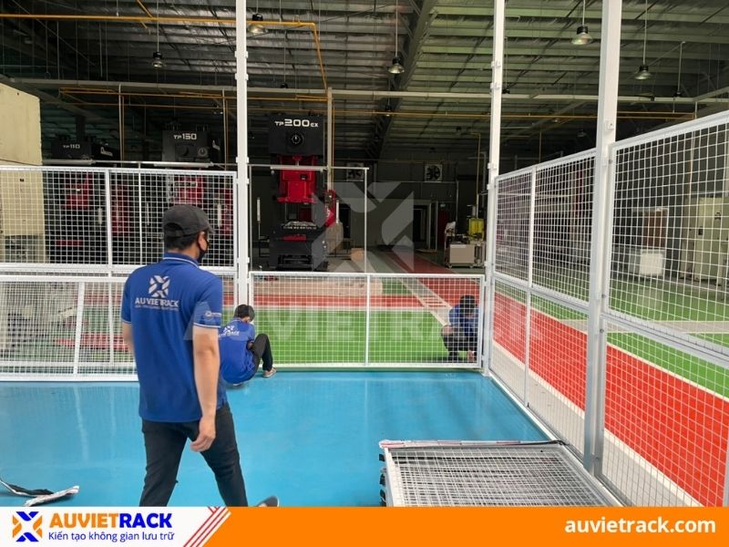 Đơn vị sản xuất hàng rào lưới Au Viet Rack