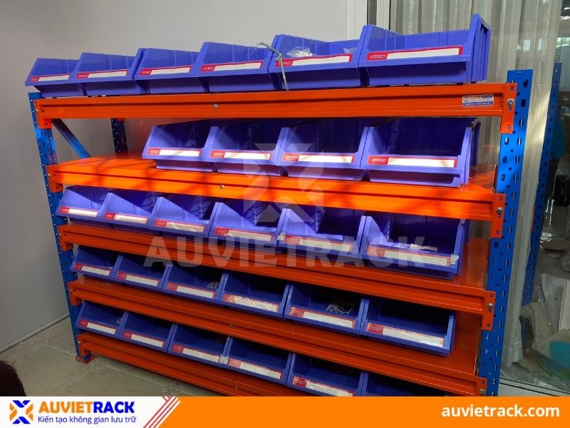 Kệ khay nhựa đựng linh kiện