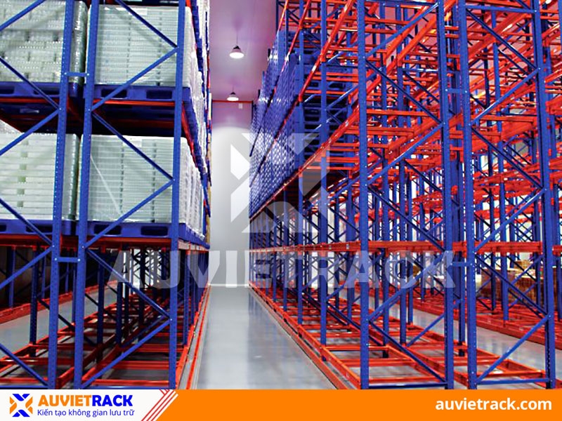 Kệ VNA cho kho hàng thành phẩm