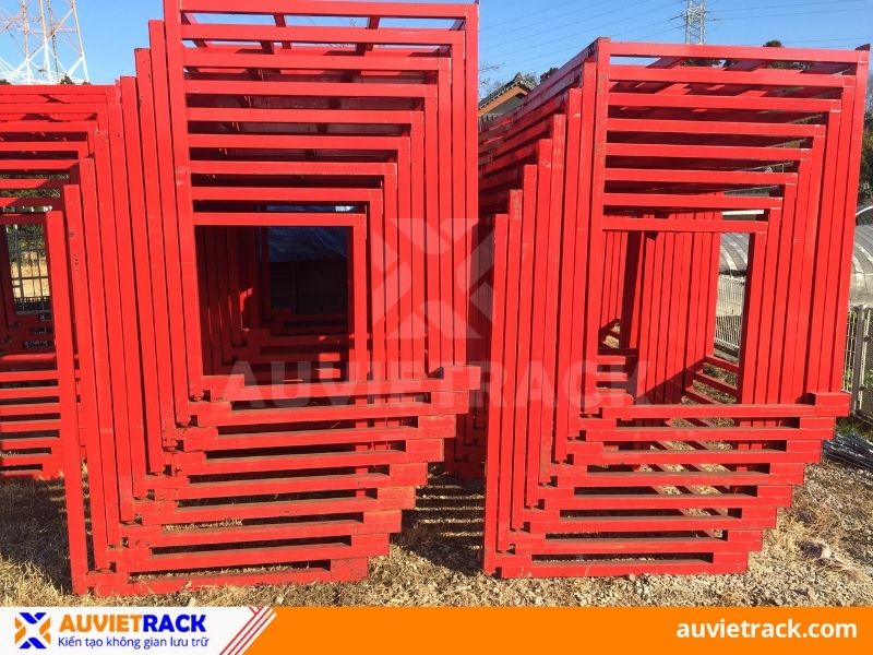 Tại sao nên lựa chọn pallet sắt chồng ngược tại Au Viet Rack