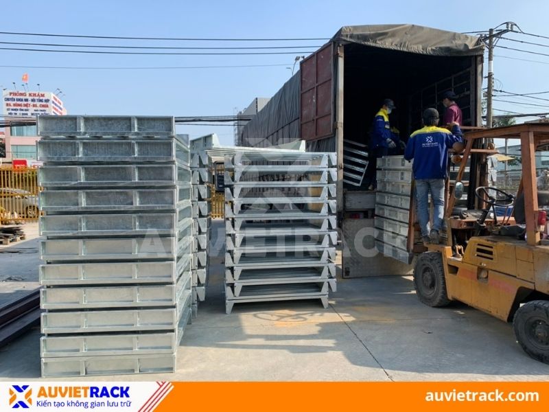Pallet sắt khung đế tại Hậu Giang