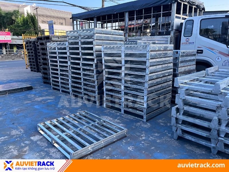 Pallet sắt khung đế tại Khánh Hòa