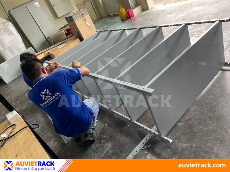 Kệ sắt V lỗ Au Viet Rack