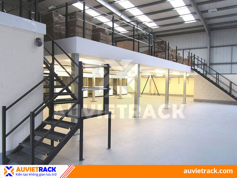 Mezzanine floor for industrial production warehouse