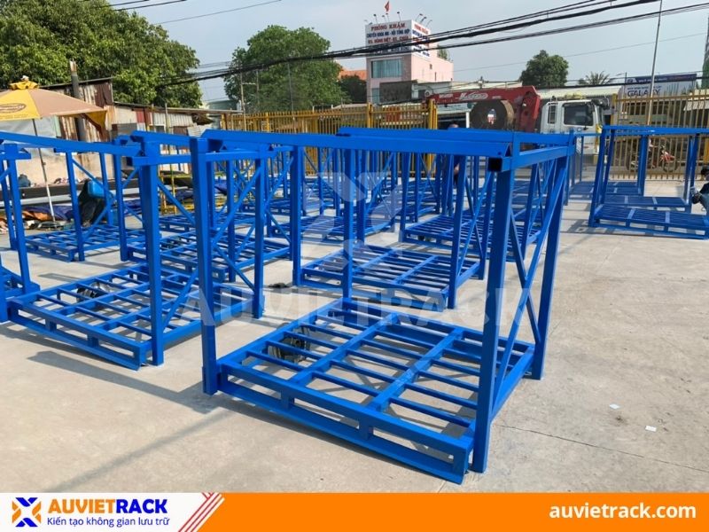 Pallet sắt chồng ghép