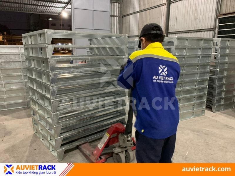 Hướng dẫn chi tiết cách chọn pallet sắt