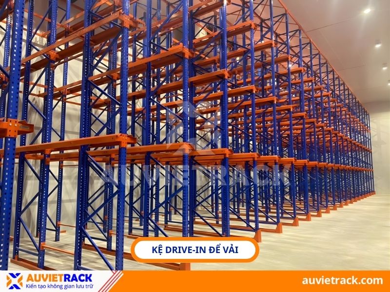 Kệ Drive-in để vải