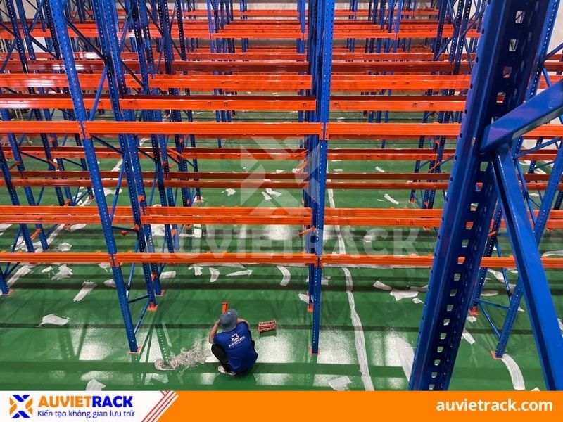 Kệ Double Deep ph&ugrave; hợp với kho c&oacute; tầng suất xuất - nhập kh&ocirc;ng nhiều