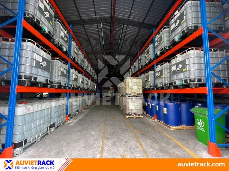 Kệ Selective cho kho h&oacute;a chất