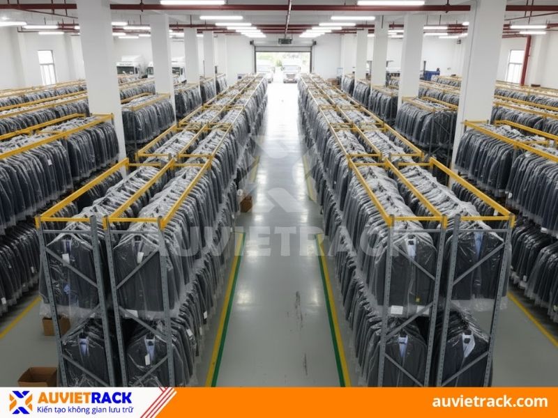 Kệ treo quần &aacute;o