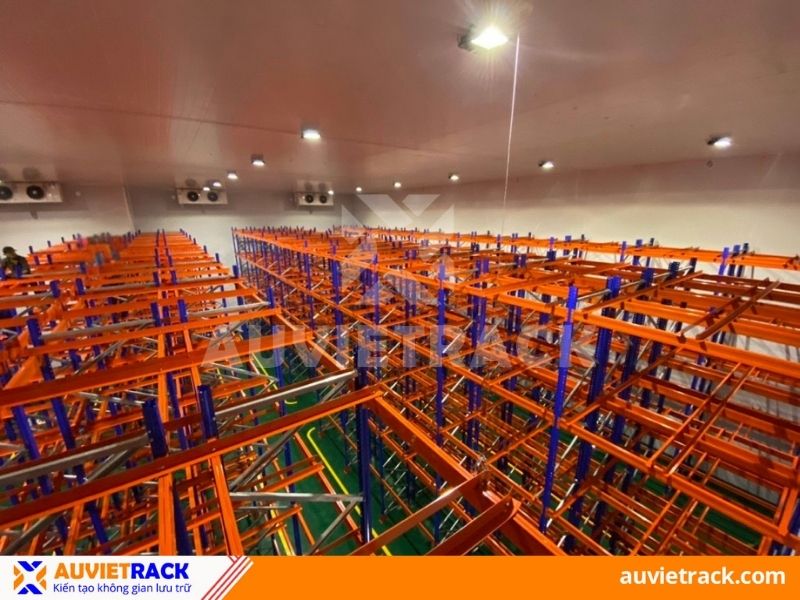 Kệ Double Deep cần xe n&acirc;ng c&oacute; c&agrave;ng k&eacute;o chuy&ecirc;n dụng