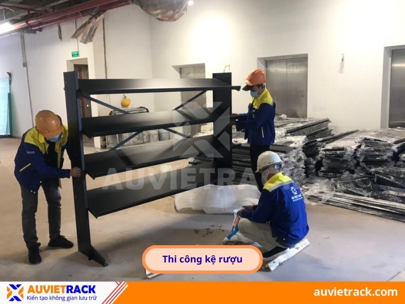 Kệ để rượu bằng sắt