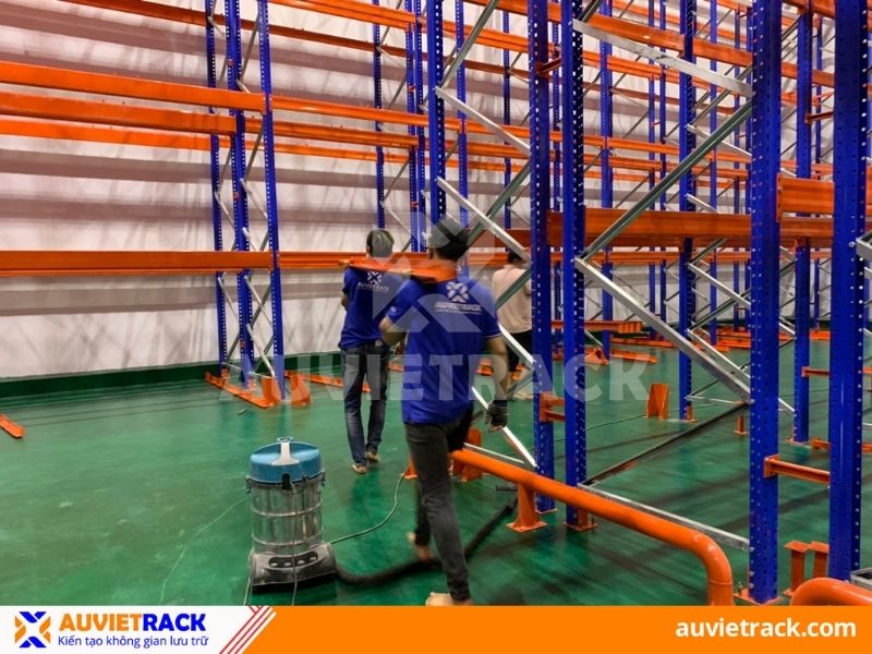 Lắp đặt beam và các thanh phụ trợ khác