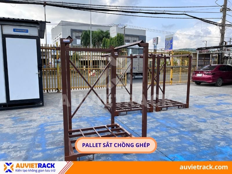  Pallet sắt chồng ghép