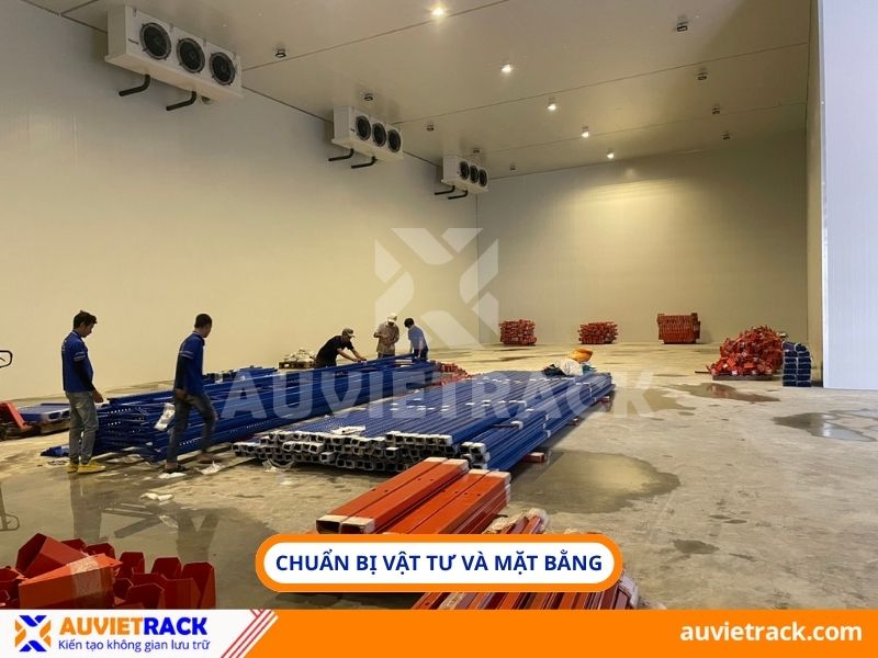 Chuẩn bị vật tư v&agrave; mặt bằng