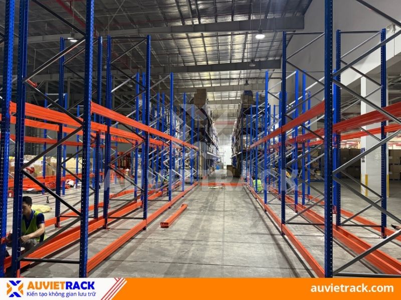 C&aacute;c c&ocirc;ng tr&igrave;nh kệ kho thường