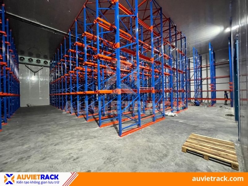 Kệ Drive-in sử dụng trong kho lạnh