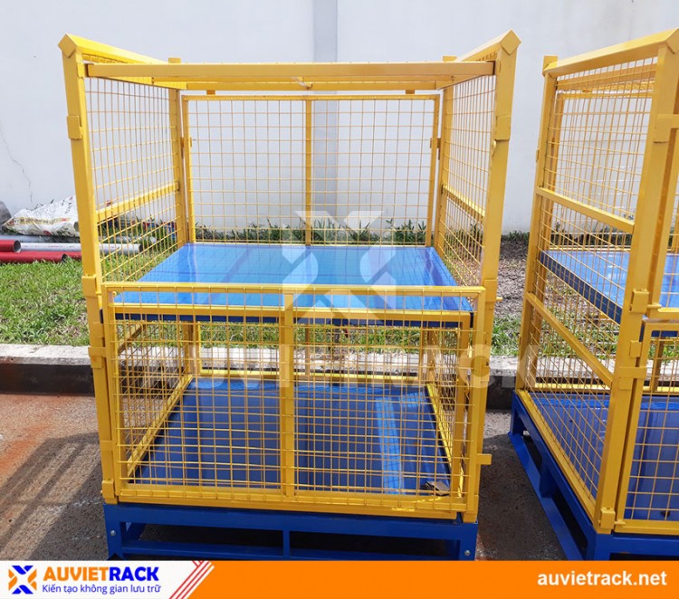 STACKABLE WIRE MESH PALLET