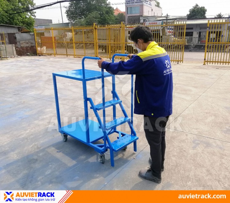 XE LẤY HÀNG BẬC THANG