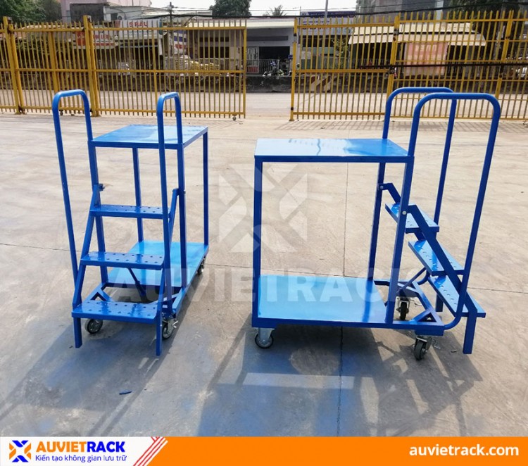 XE LẤY HÀNG BẬC THANG