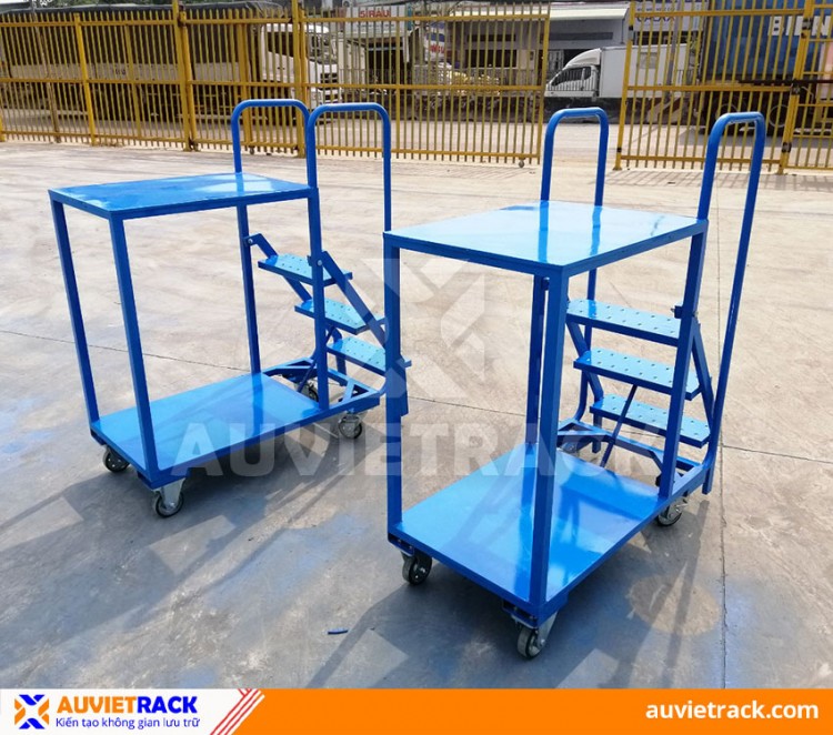 XE LẤY HÀNG BẬC THANG