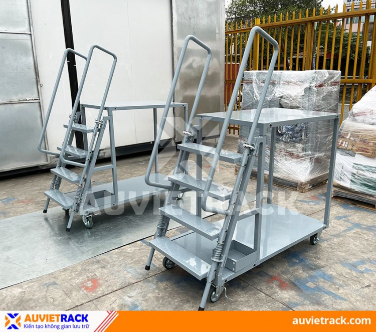 XE LẤY HÀNG BẬC THANG