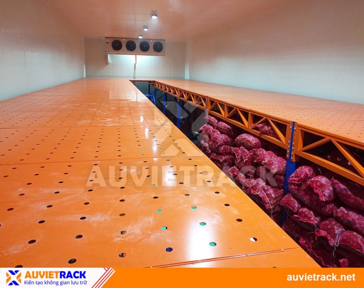 Fully integrated facilities, convenient for load/unload and storage of goods