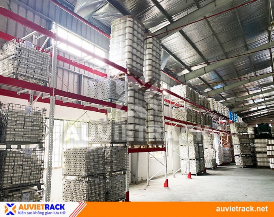 TỐC ĐỘ XUẤT NHẬP NHANH, KHẢ NẶNG TIẾP CẬN 100% VỊ TRÍ PALLET CHỨA HÀNG
