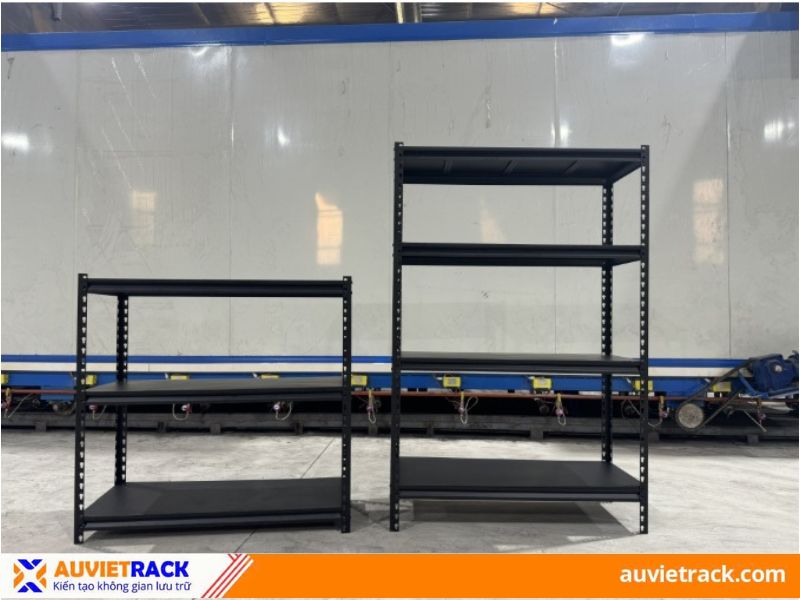 Kệ sắt V lỗ trưng b&agrave;y sản phẩm 4