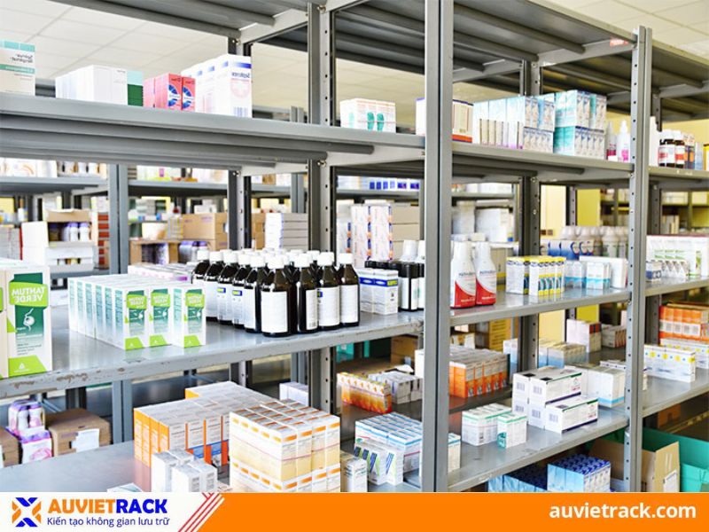 kệ sắt v lỗ kho dược phẩm